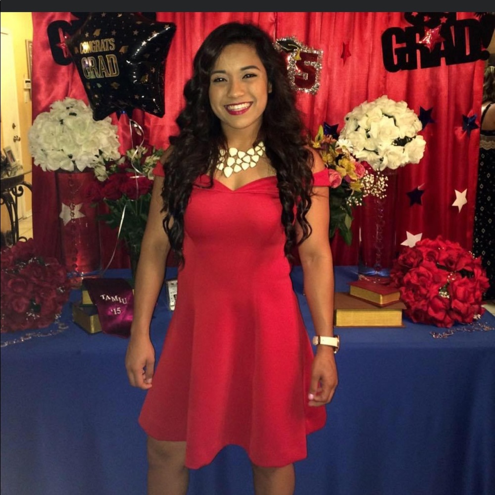 GUESS Little red dress💃🏽